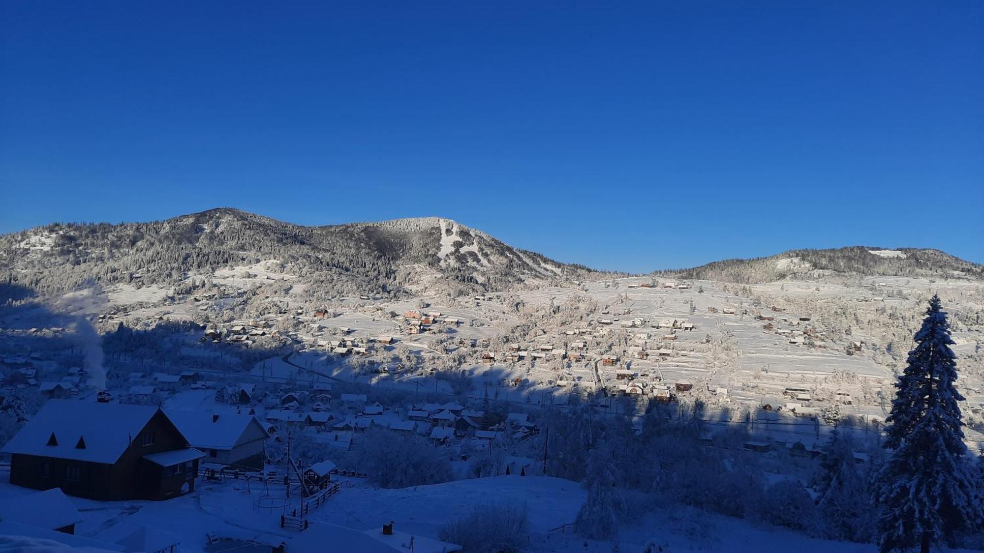 Lisoviy Zatyshok, Z Vidkrutum Litnim Baseynom Slavske Exterior foto