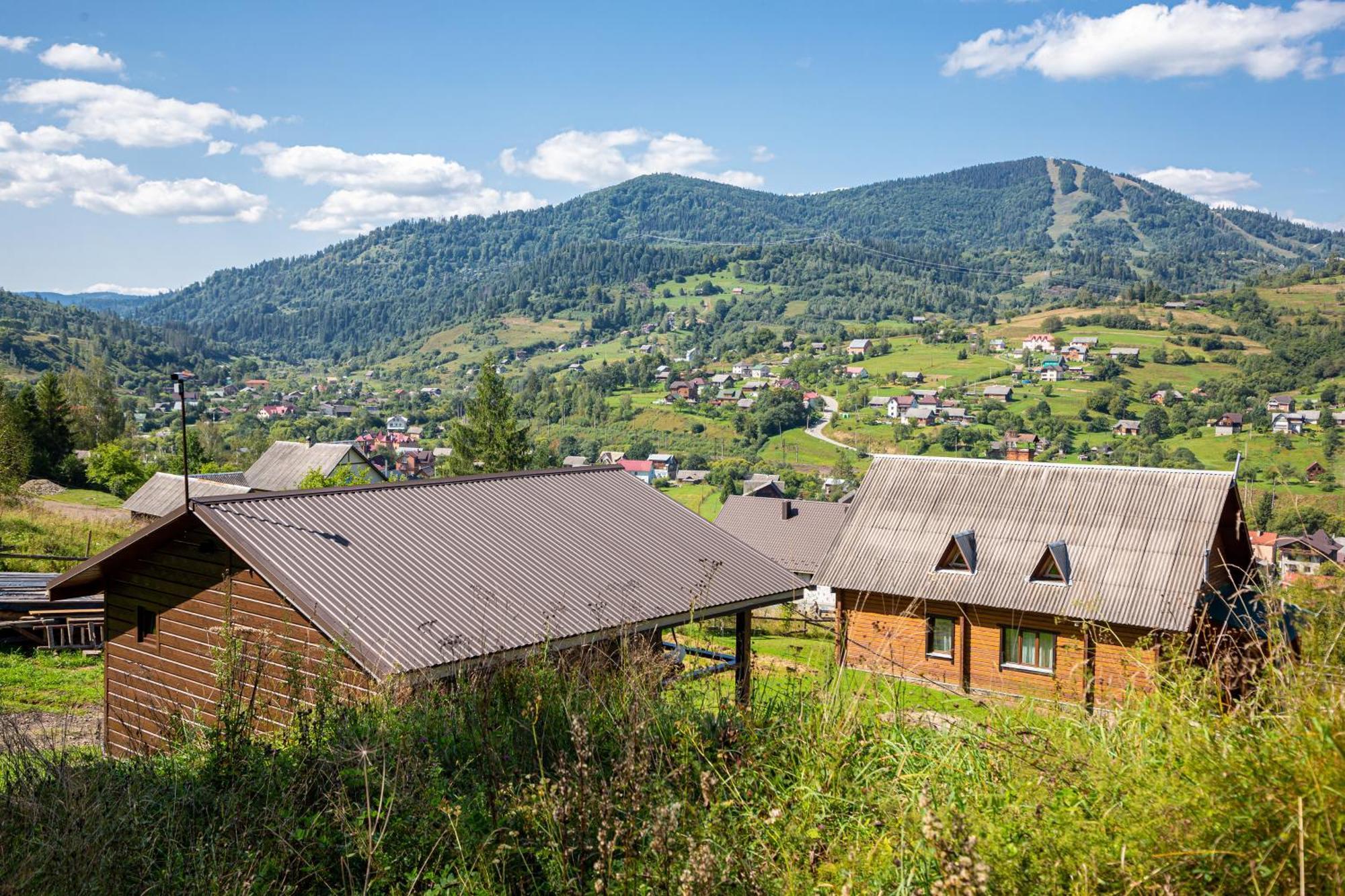 Lisoviy Zatyshok, Z Vidkrutum Litnim Baseynom Slavske Exterior foto