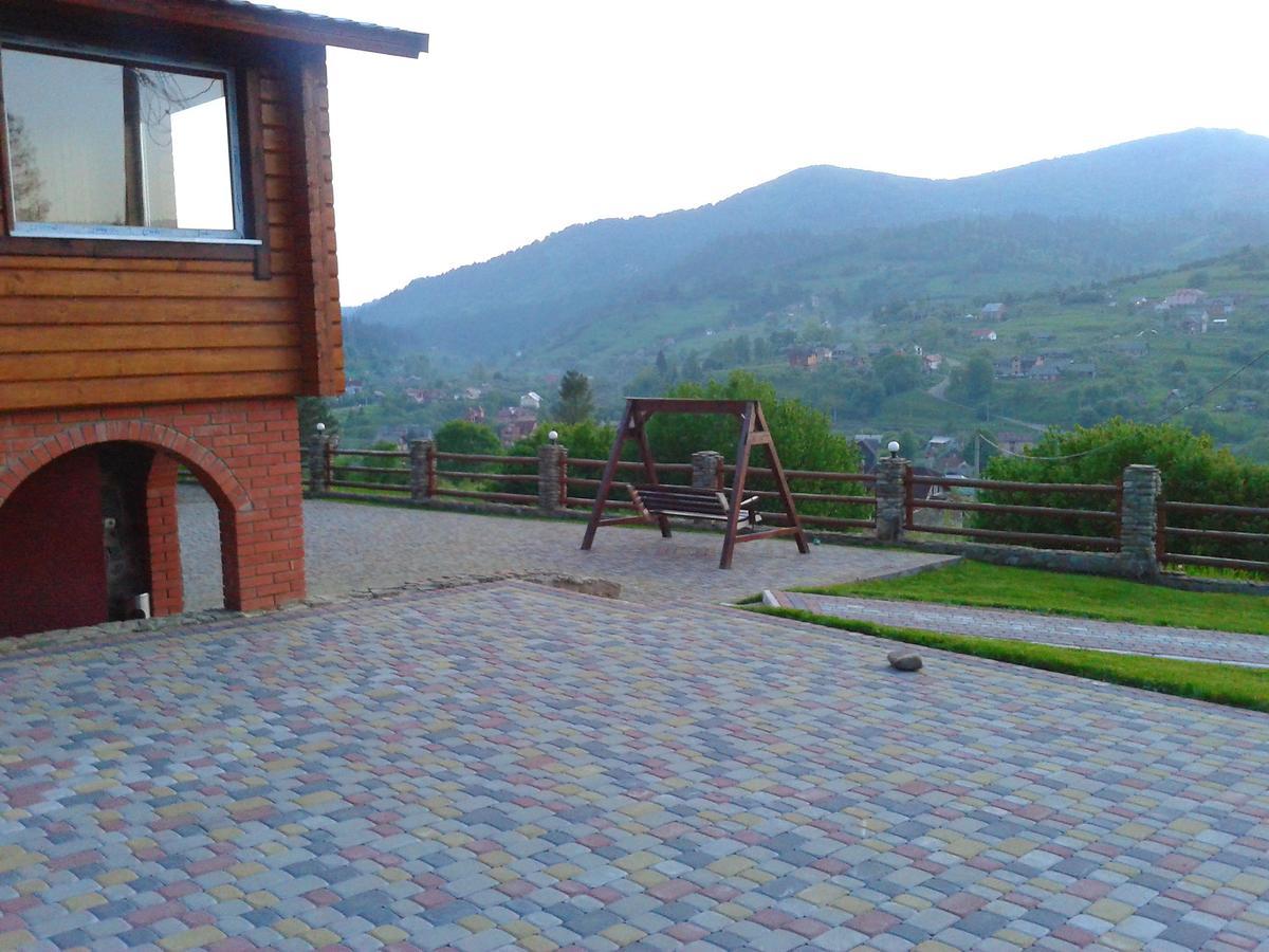 Lisoviy Zatyshok, Z Vidkrutum Litnim Baseynom Slavske Exterior foto