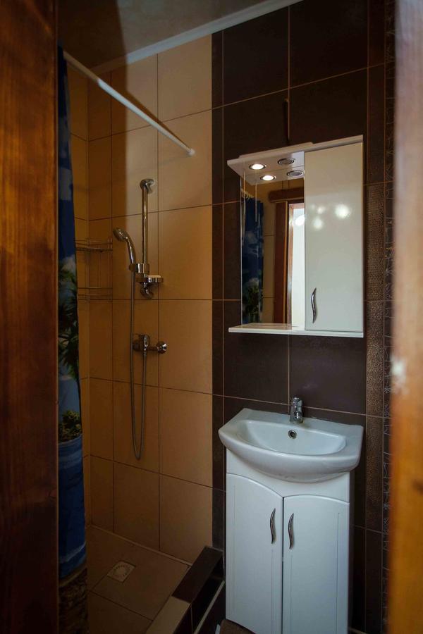 Lisoviy Zatyshok, Z Vidkrutum Litnim Baseynom Slavske Exterior foto
