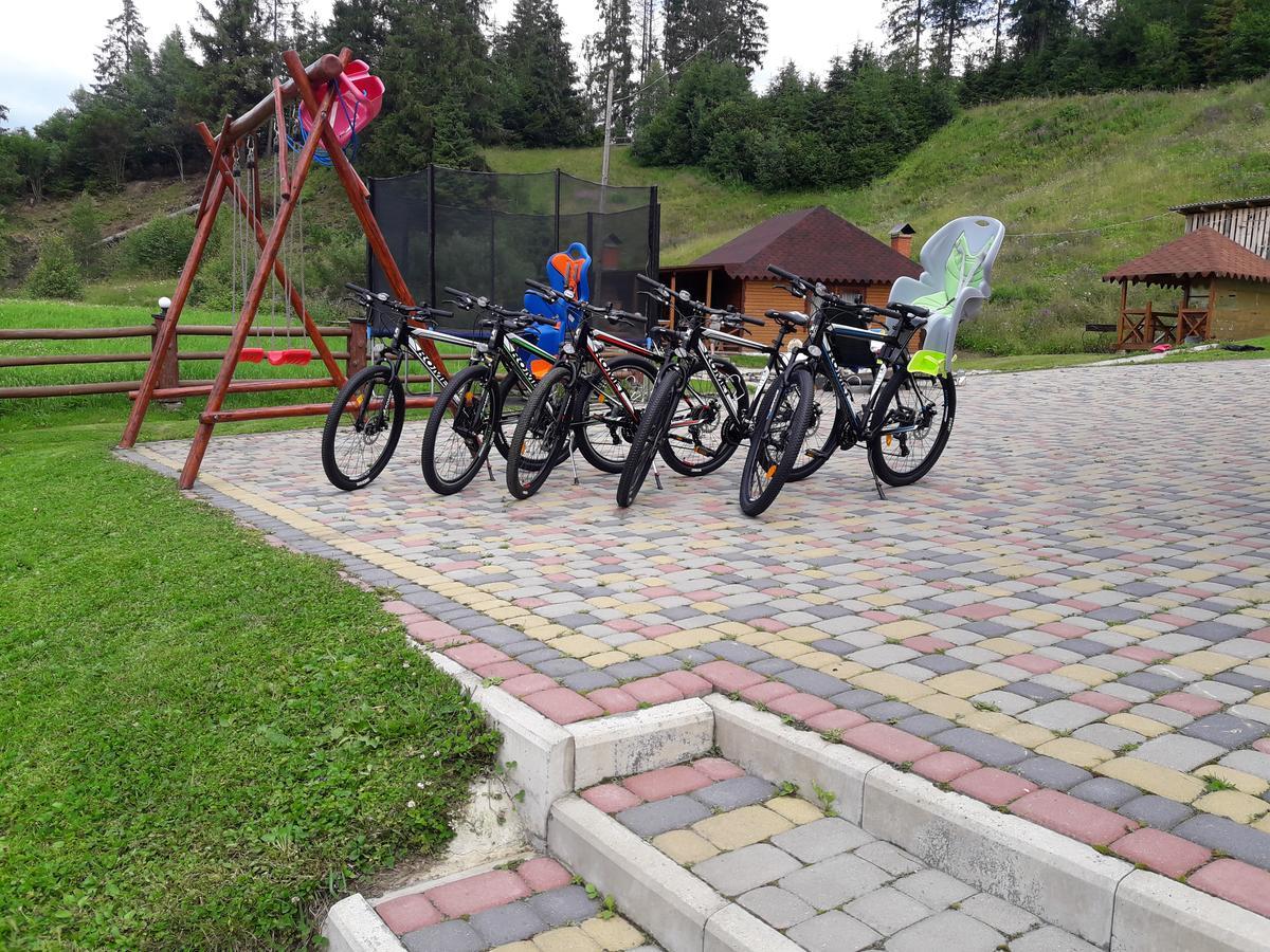 Lisoviy Zatyshok, Z Vidkrutum Litnim Baseynom Slavske Exterior foto
