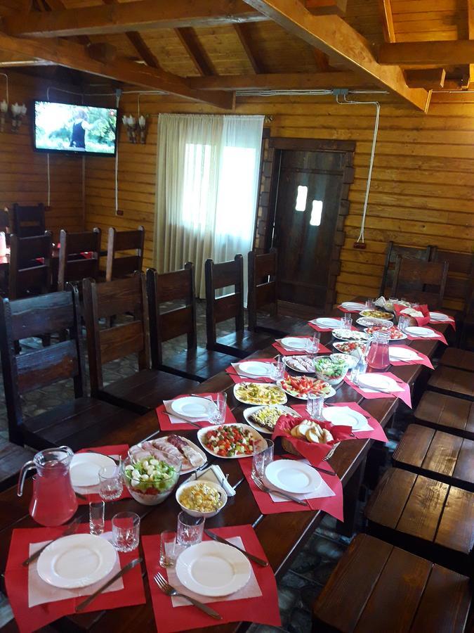 Lisoviy Zatyshok, Z Vidkrutum Litnim Baseynom Slavske Exterior foto